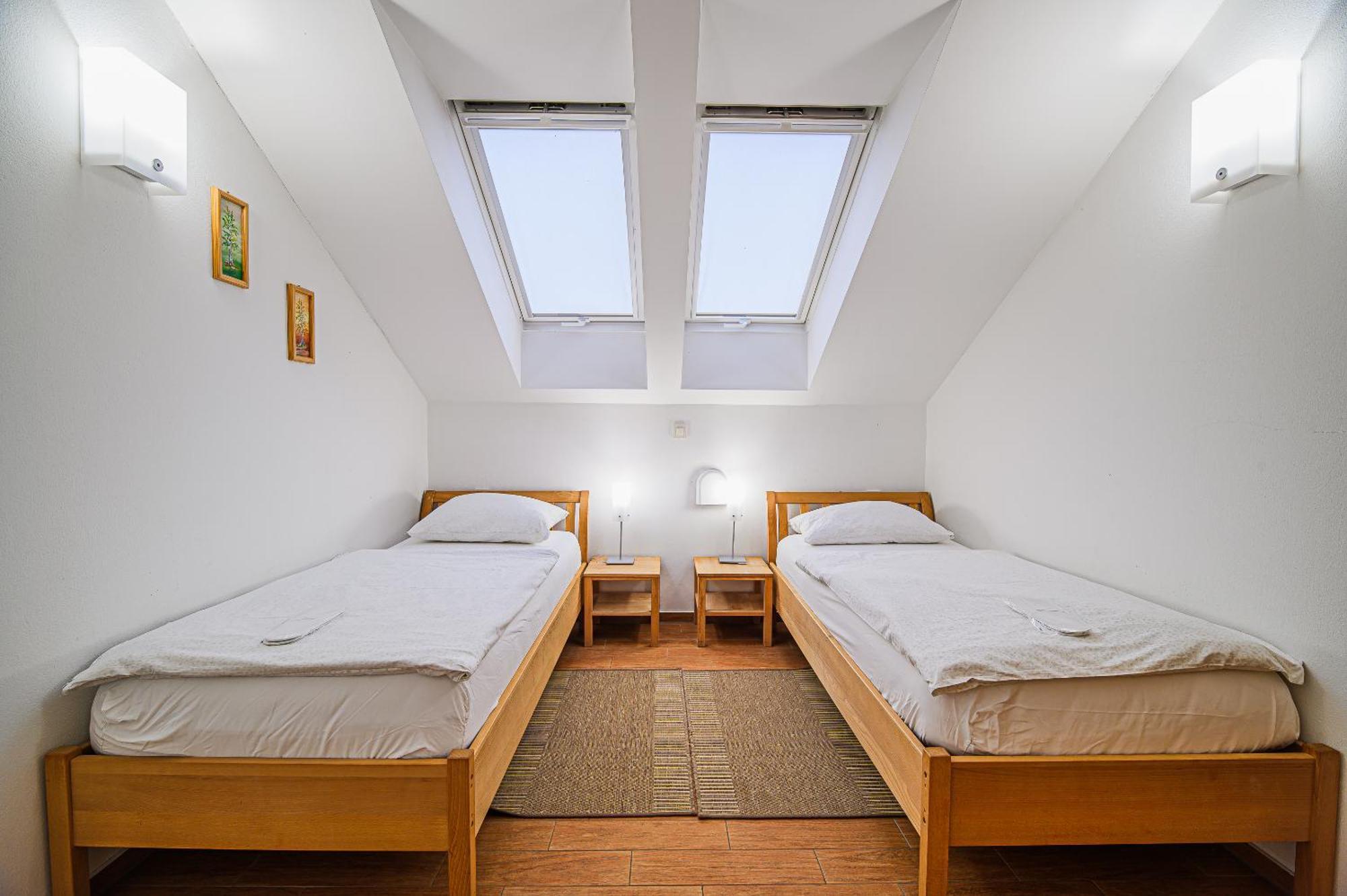 Apartments Maleric With Indoor Pool And Wellness Dragatuš Exterior foto