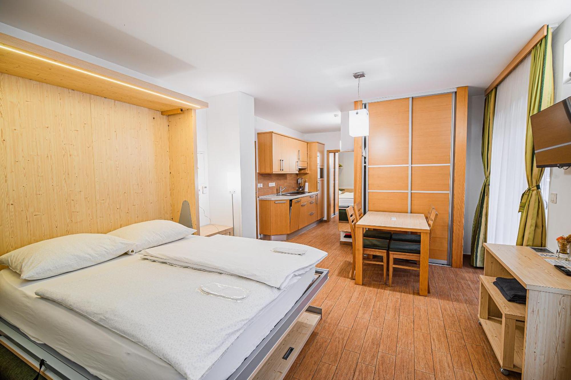 Apartments Maleric With Indoor Pool And Wellness Dragatuš Exterior foto