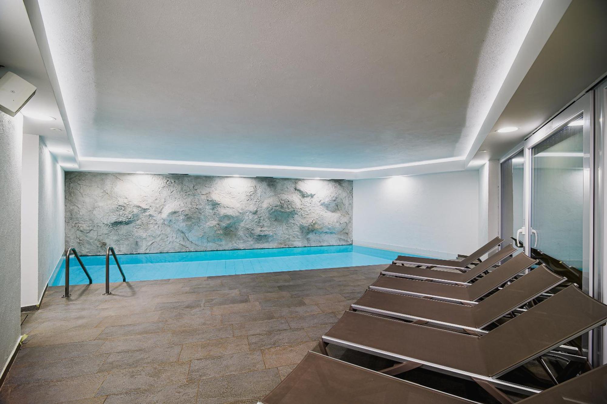 Apartments Maleric With Indoor Pool And Wellness Dragatuš Exterior foto